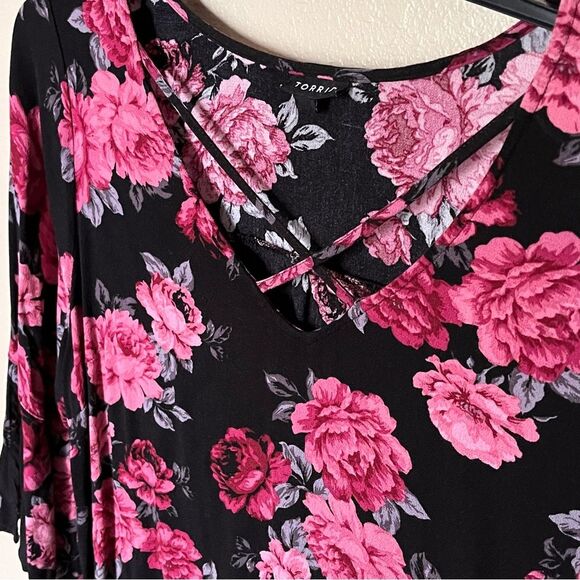 Torrid Black Floral Crepe Strappy Blouse Shirt Top with 3/4 Sleeves Size 2/2X - Picture 5 of 11